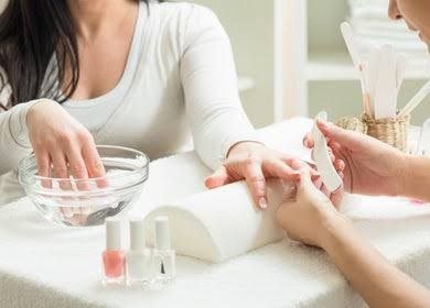 Manicure- Aqua Oxysphere Technology